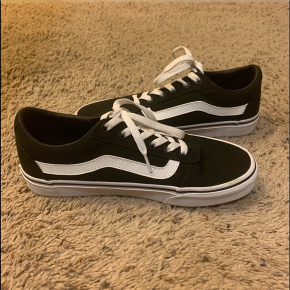 Vans Shoes - Black & White Vans. Size 7 1/2. Perfect condition!